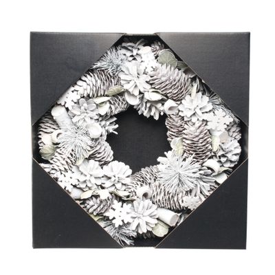 Woodland Frost Wreath w/Snowflakes (30cm)