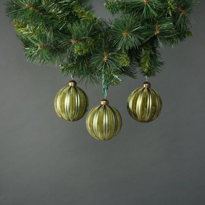 Kaia 8cm Glass Green Velvet Bauble (S/4)